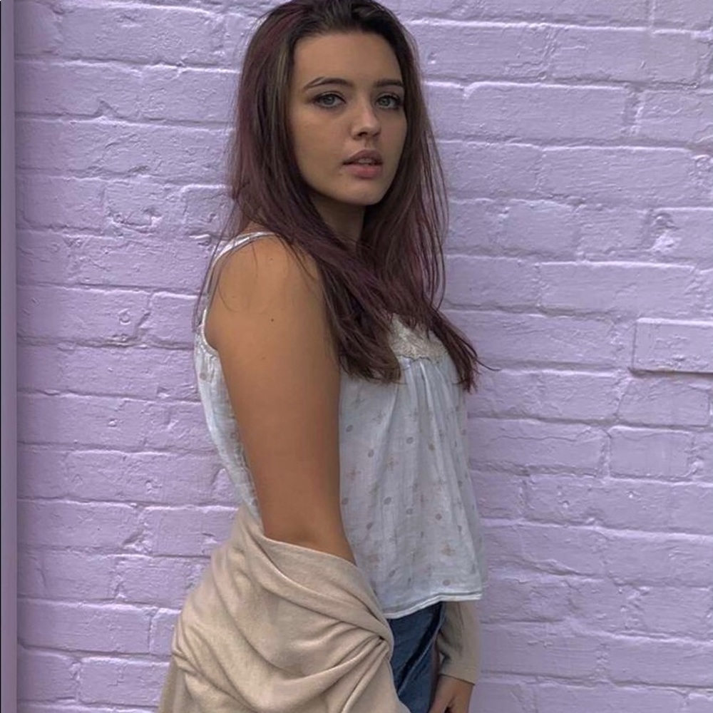 Meet your Posher, Danielle